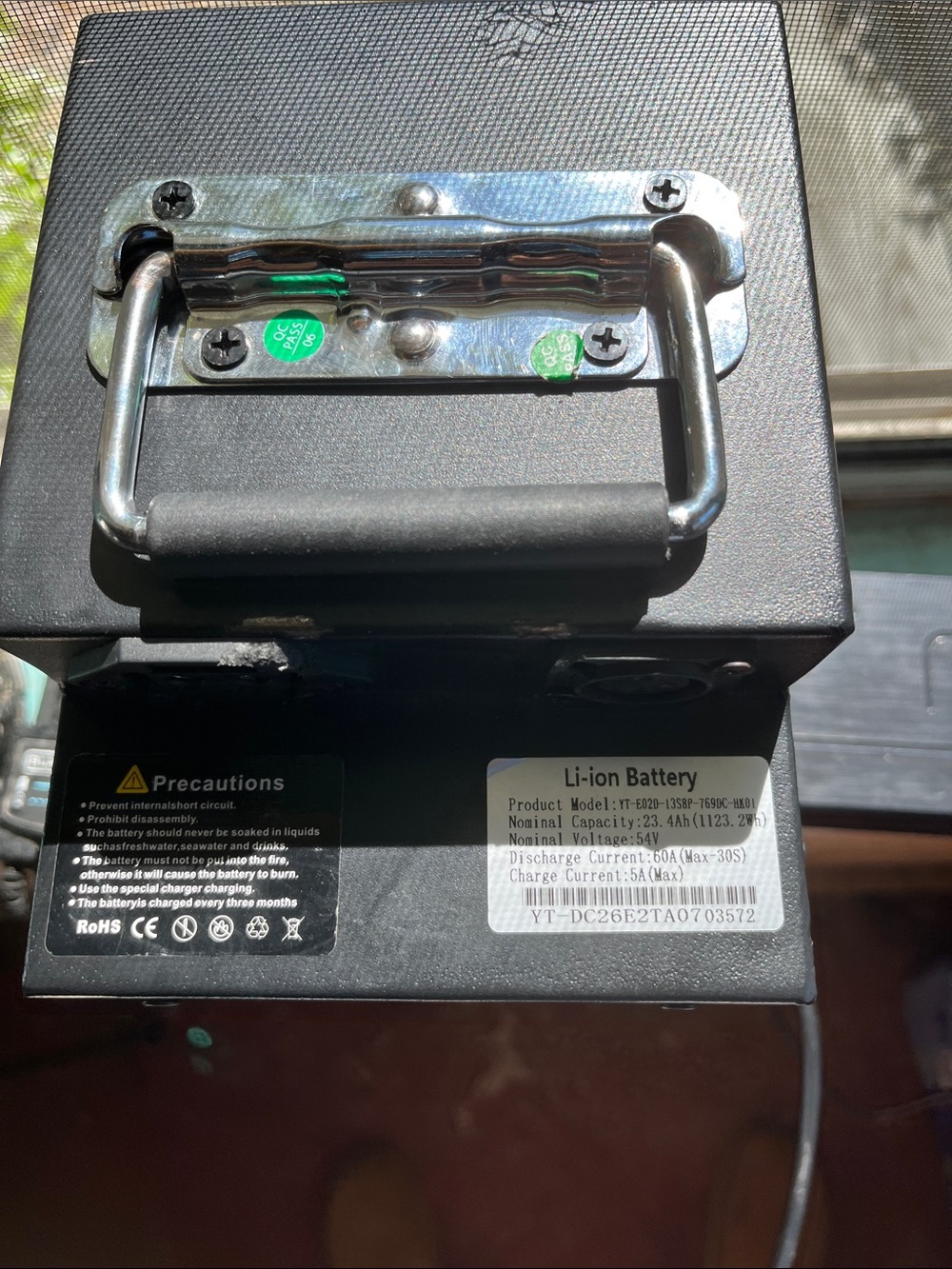 Black Li-ion Battery Pack with Metal Handle